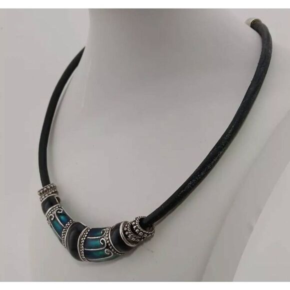 CHICO'S Green & Black Enamel Boho Black Leather Cord Silver Pendant Necklace - Picture 2 of 4